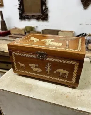 joyero cajonero costo 0 Joyero Cajonera de Estilo Popular con Motivos Pastoriles